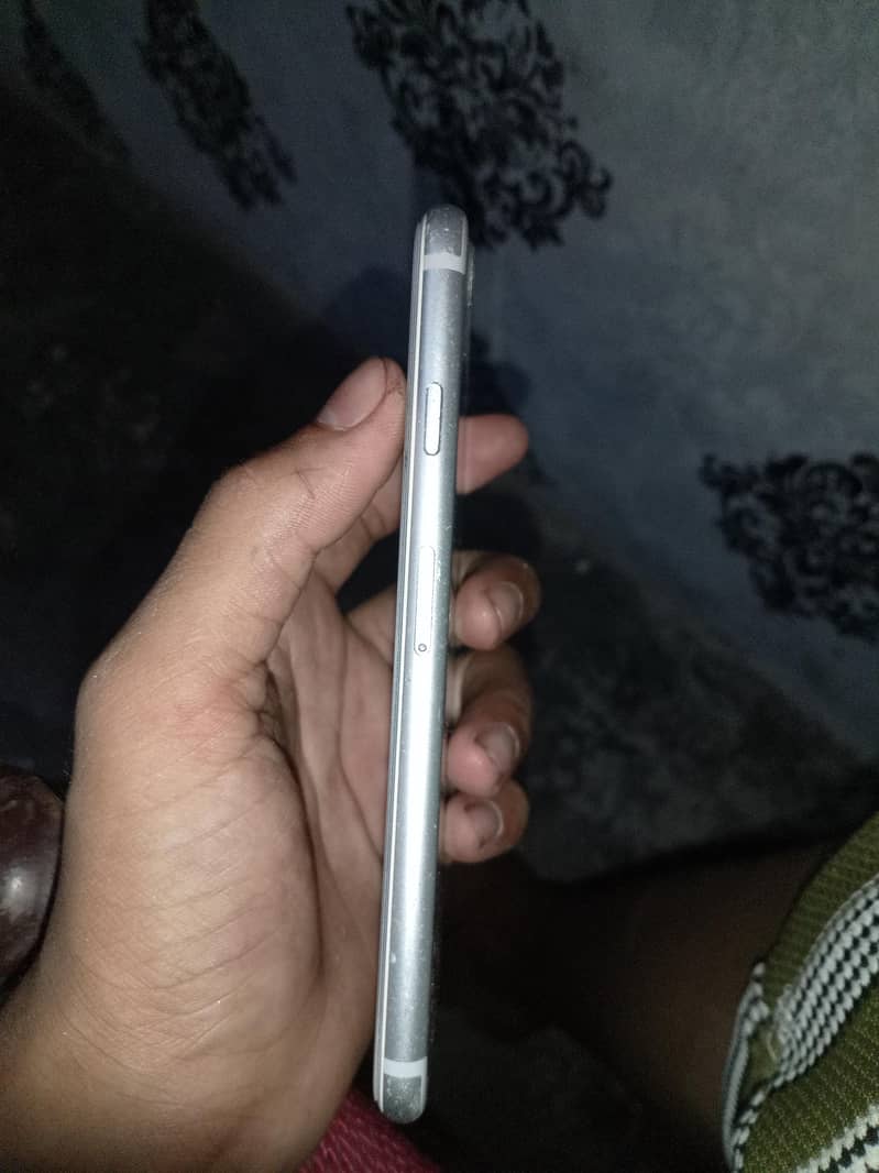 Apple iPhone 7 2