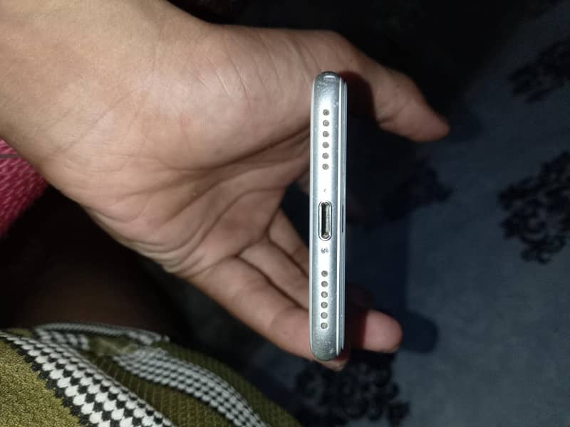 Apple iPhone 7 3