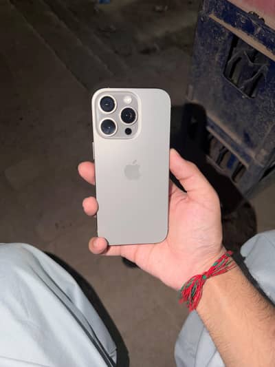 Apple iPhone 16 Pro