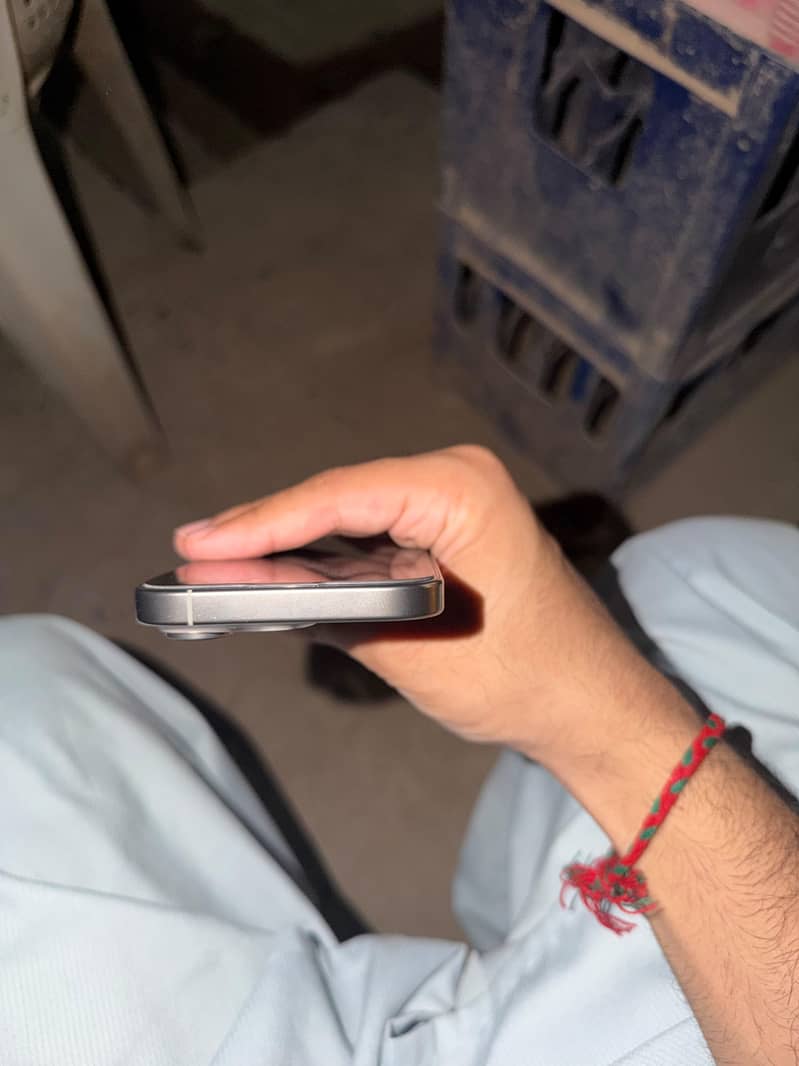 Apple iPhone 16 Pro 1