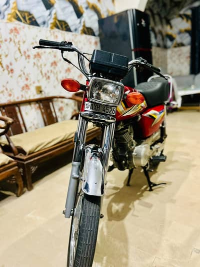 HONDA 125 AND CD 70 dono main sa 1 sale krna hai