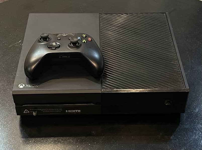 Xbox One 1TB + Controller 0