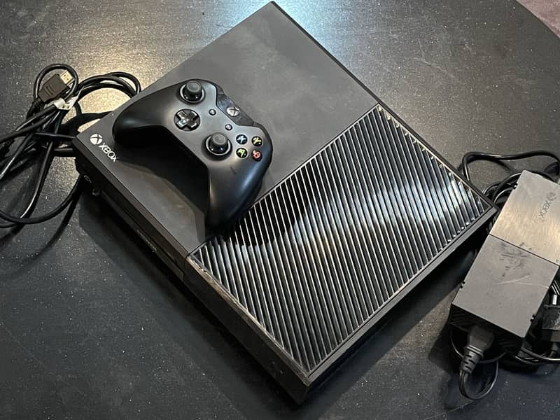 Xbox One 1TB + Controller 1