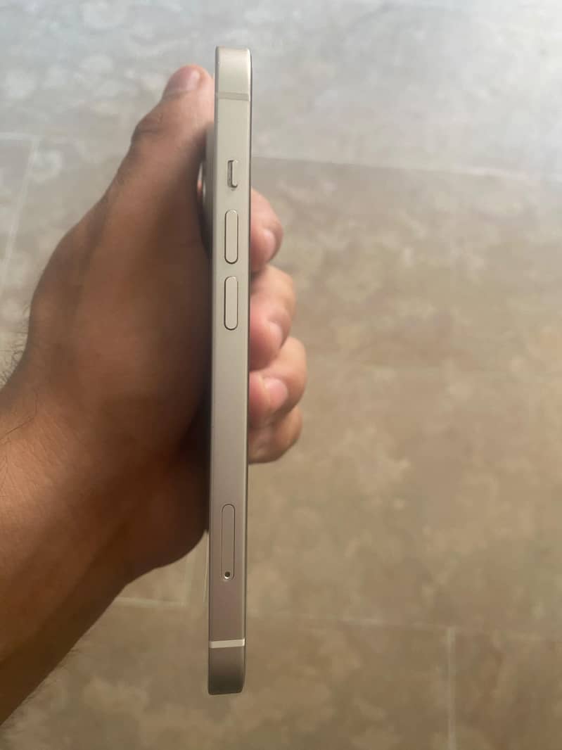Apple iPhone 13 1