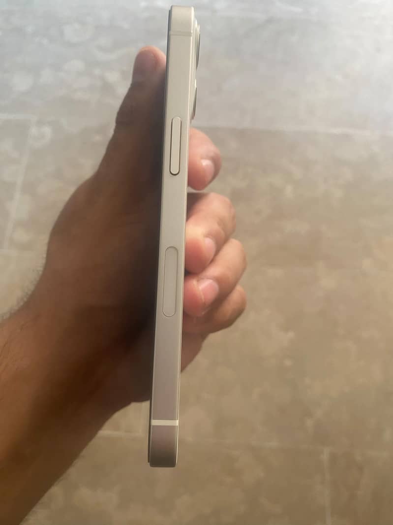 Apple iPhone 13 2