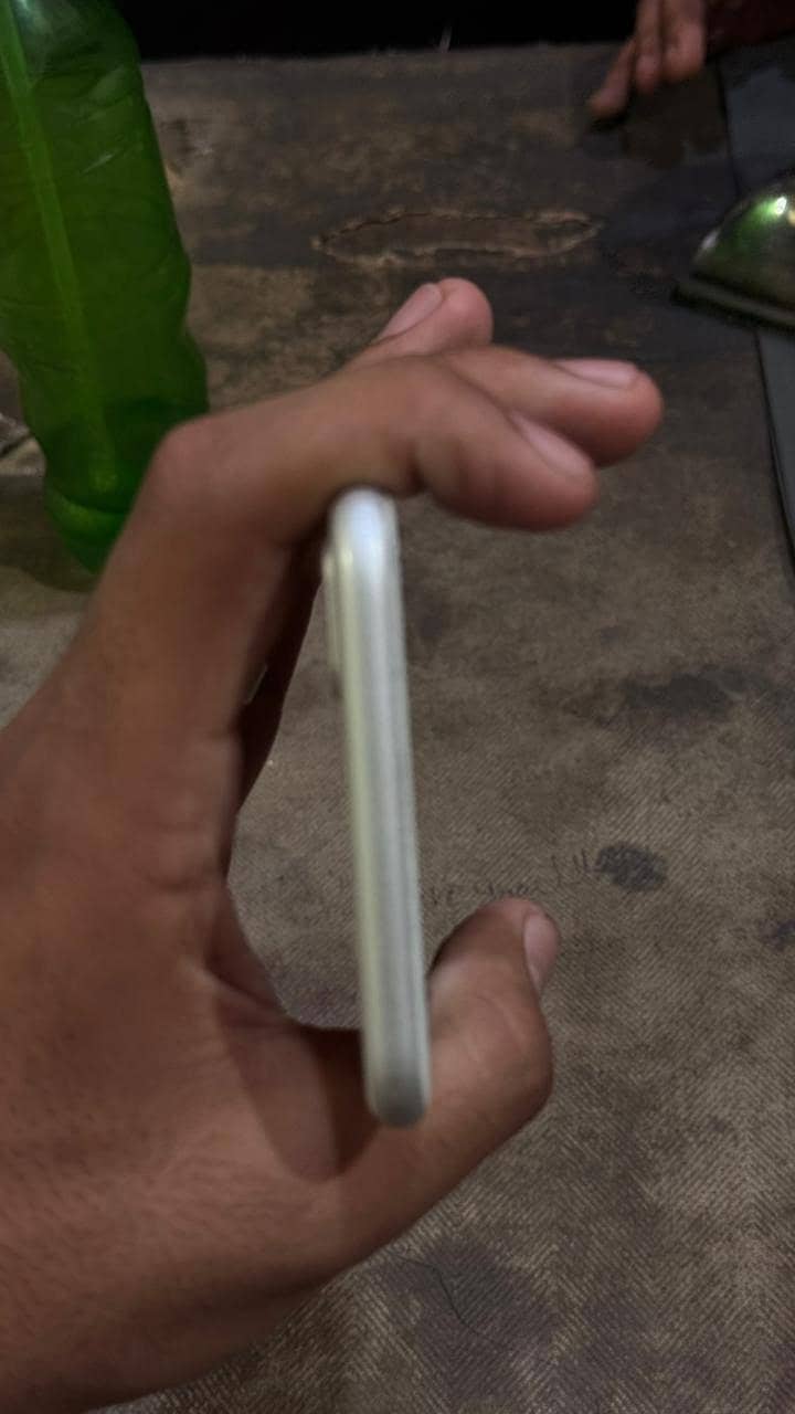 Apple iPhone 8 Plus 4