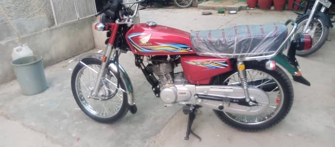 CG125