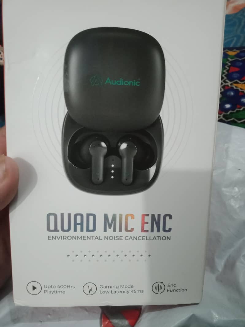 earbuds 0