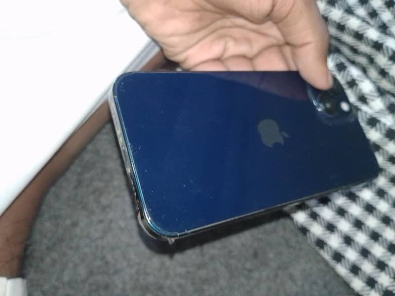 Apple iPhone 13 1