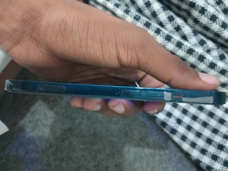 Apple iPhone 13 3