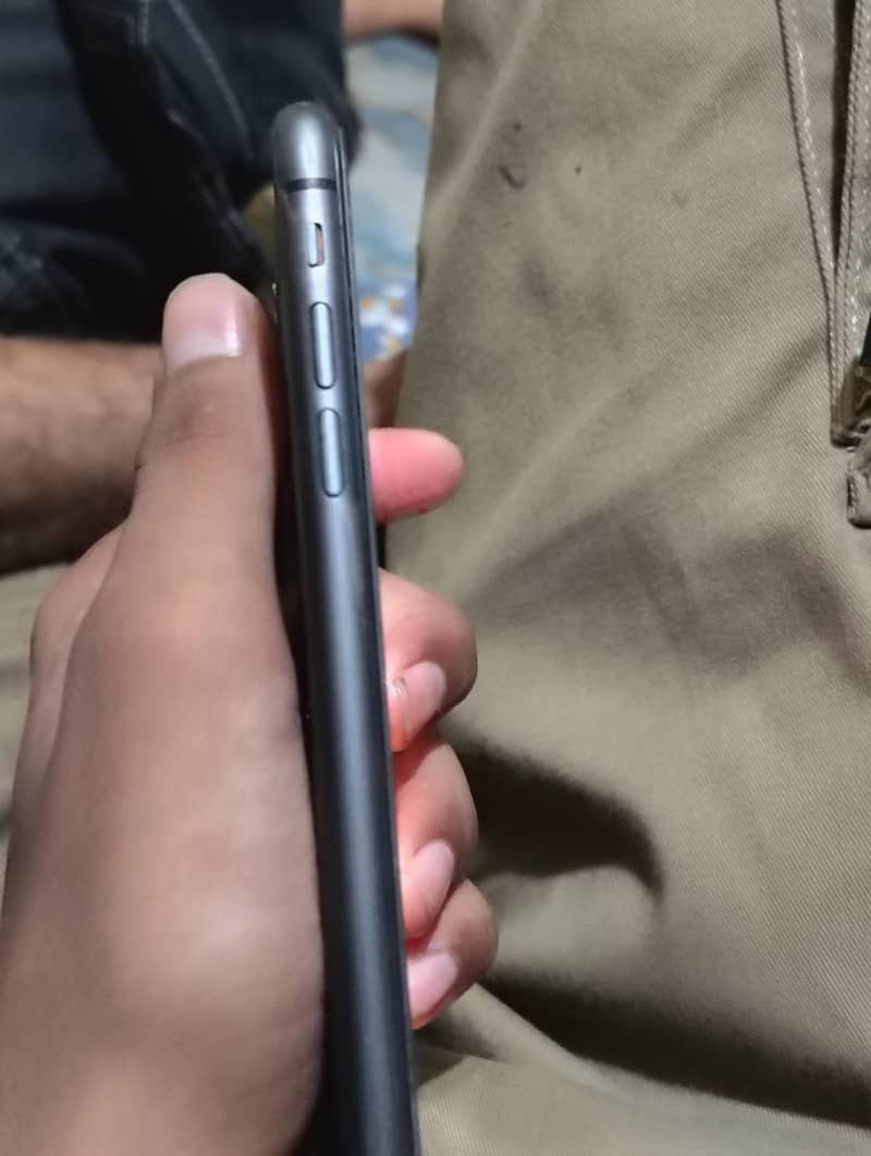 IPHONE 11 6