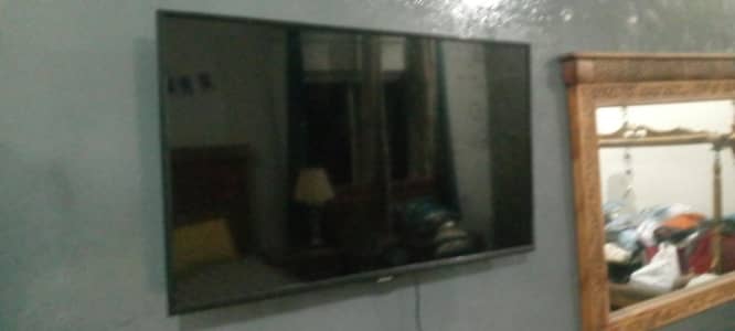 Samsung TV (43 Inch) (Barely Used)
