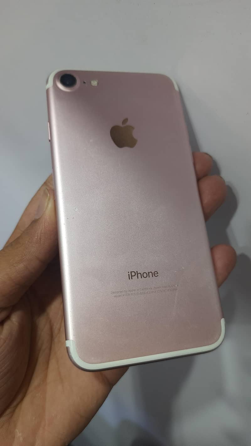 Apple iPhone 7 1