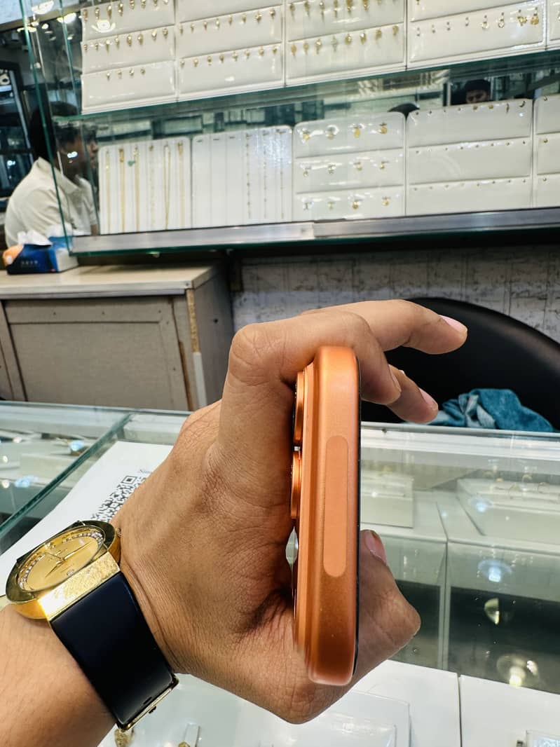 Apple iPhone 17 Pro 4