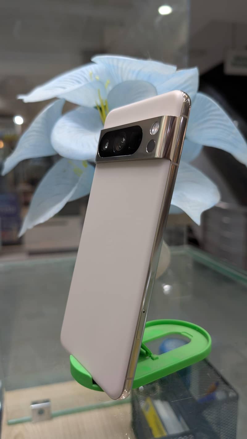 Google Pixel 8 Pro 2
