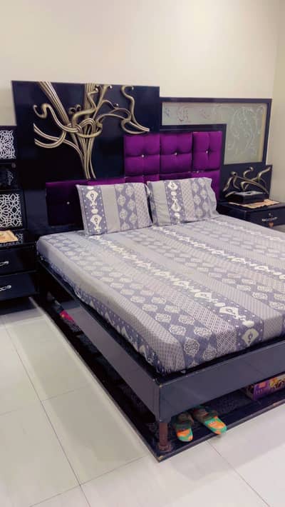 Complete bed set for sell in good condition
