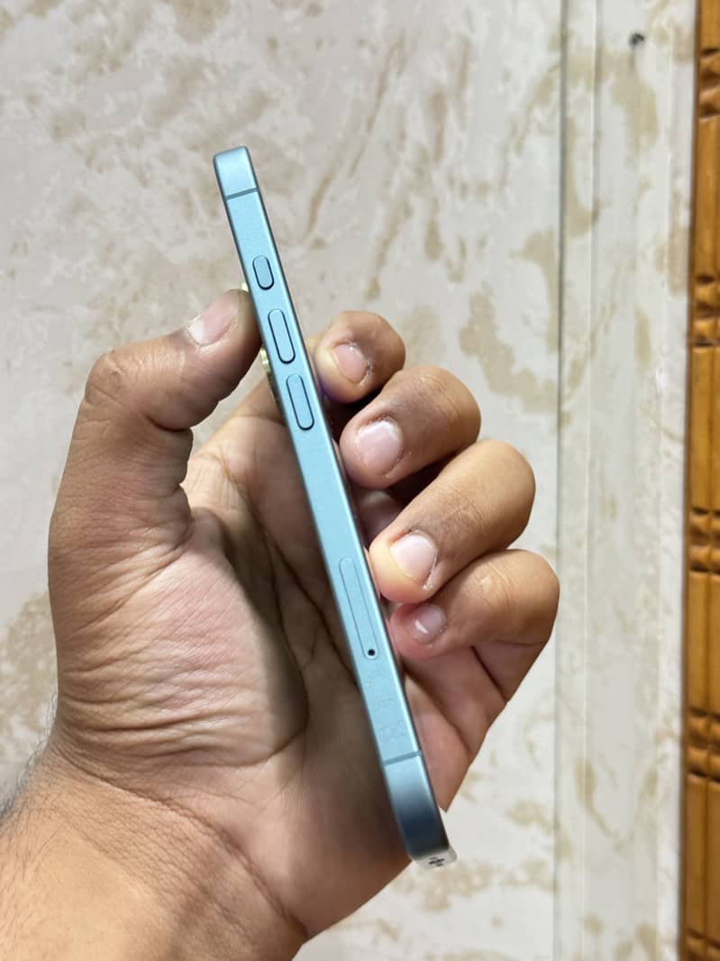 Apple iPhone 16 NON/FU 3