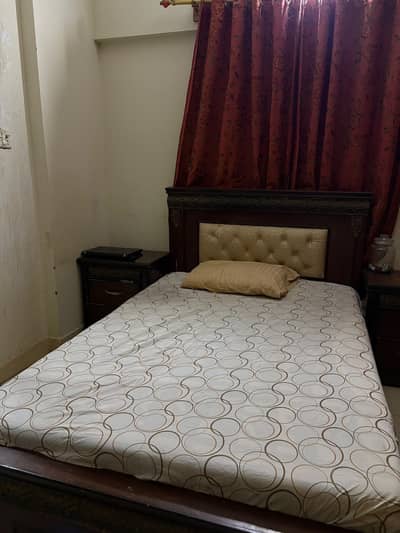 Single bed with 2 side table