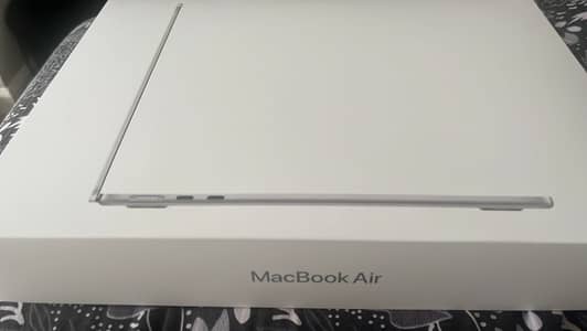 MacBook Air M5 13” Silver 16/512