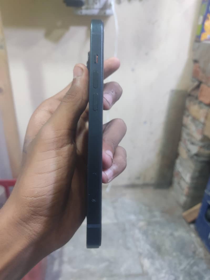 Apple iPhone 13 1