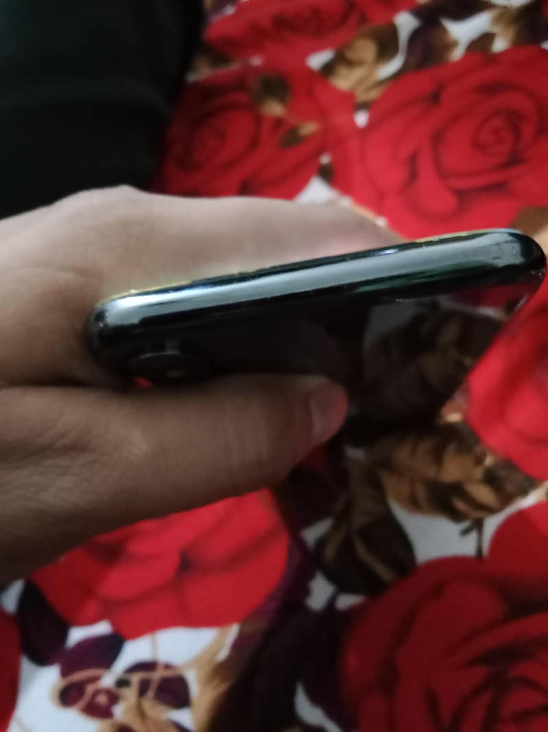 Apple iPhone X 5