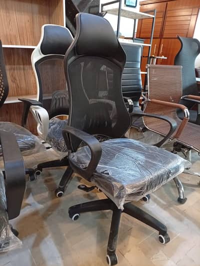 Office Executive Chair, Executive Table & Book Shelf