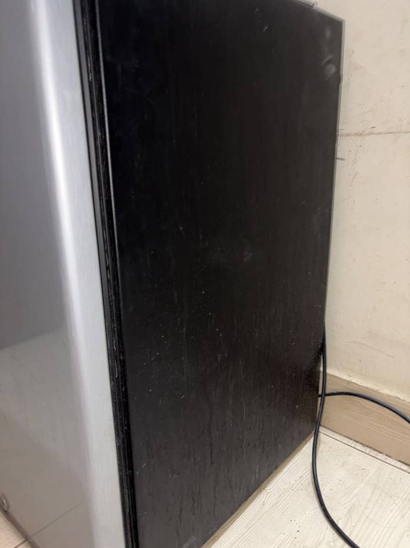 Mini Fridge 3