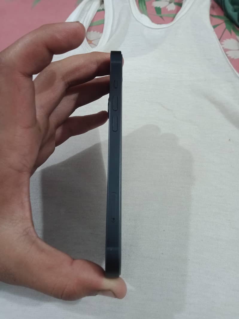 Apple iPhone 13 3