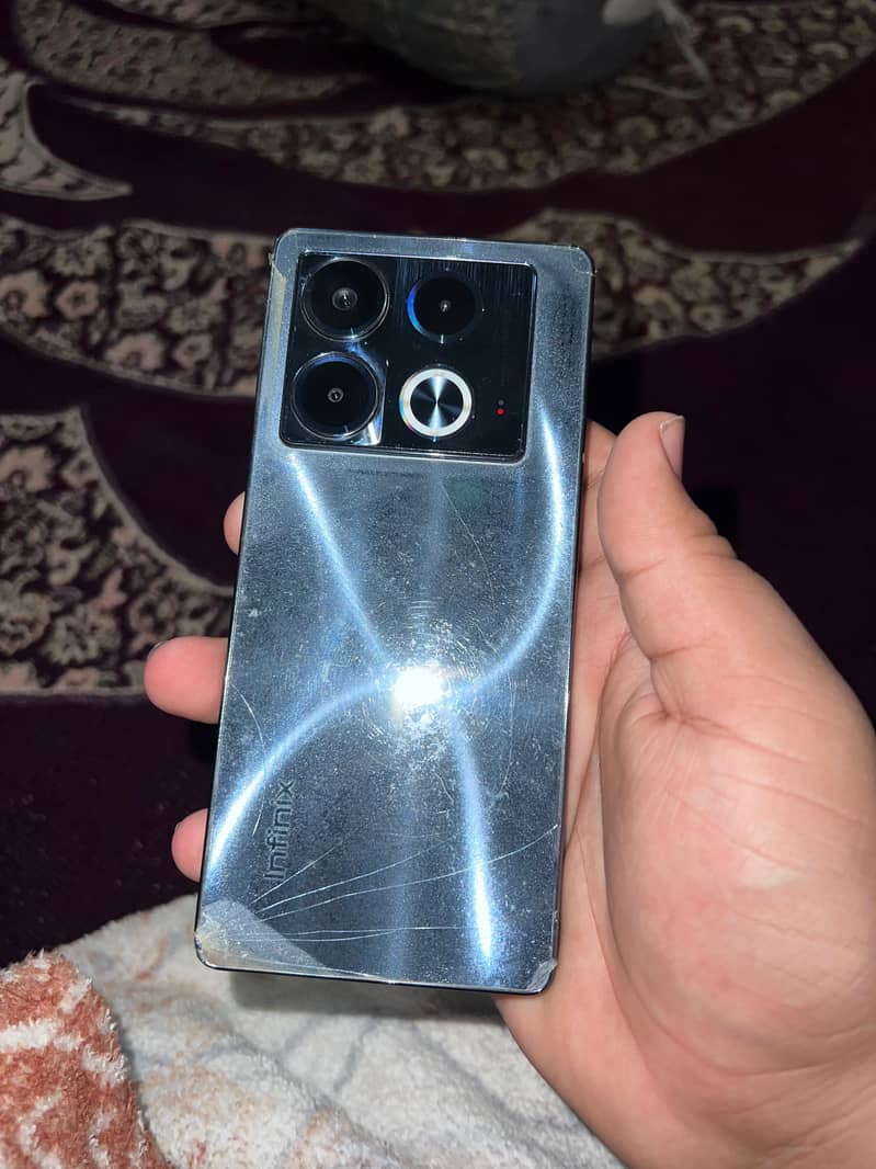 Infinix Note 40 8