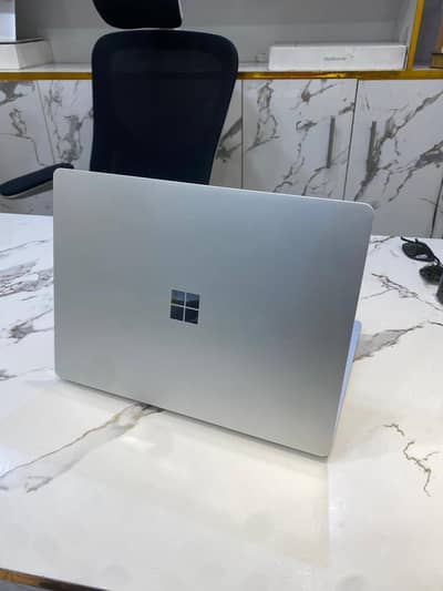 Surface Laptop Go i5 10th Gen | 8GB | 256SSD | Touch