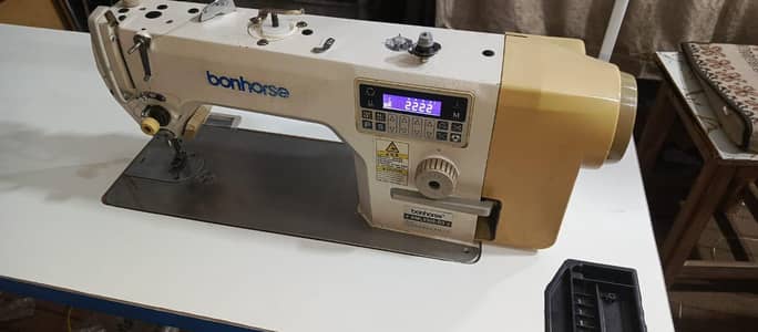 Bonhorse Sewing Machine with Table & Stand – Excellent Condition