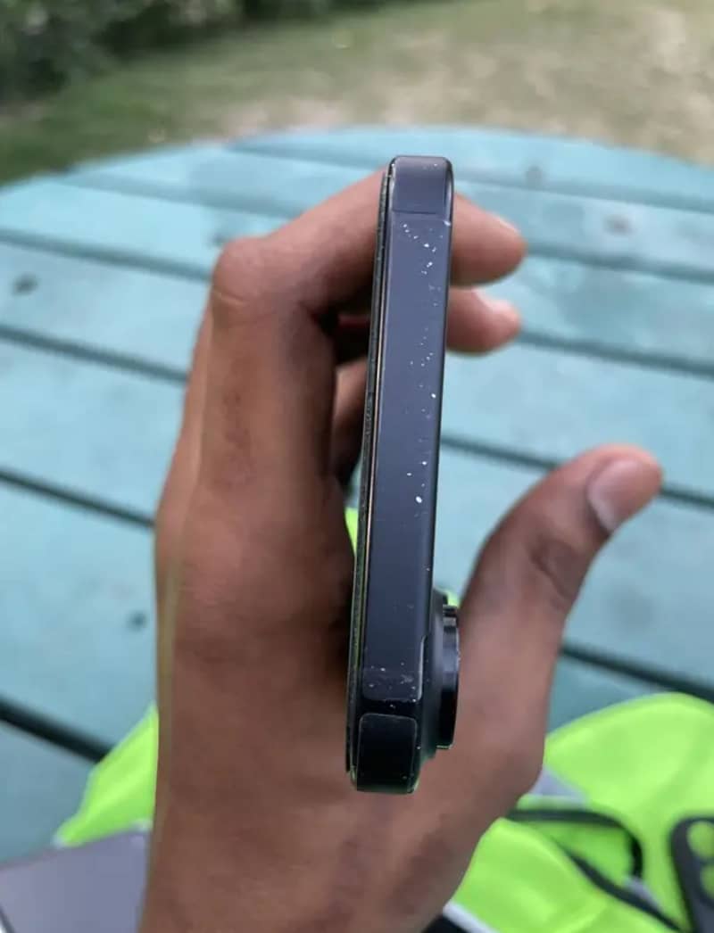 Apple iPhone 16 Plus 3