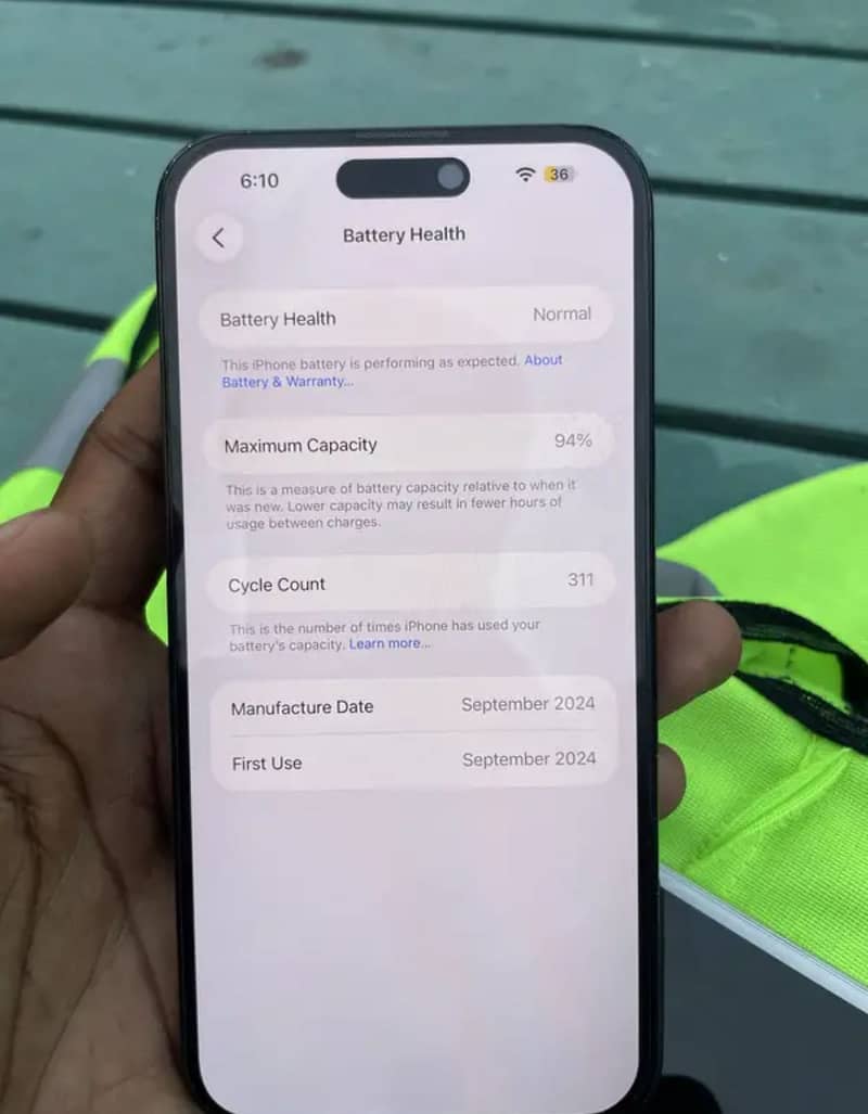 Apple iPhone 16 Plus 4