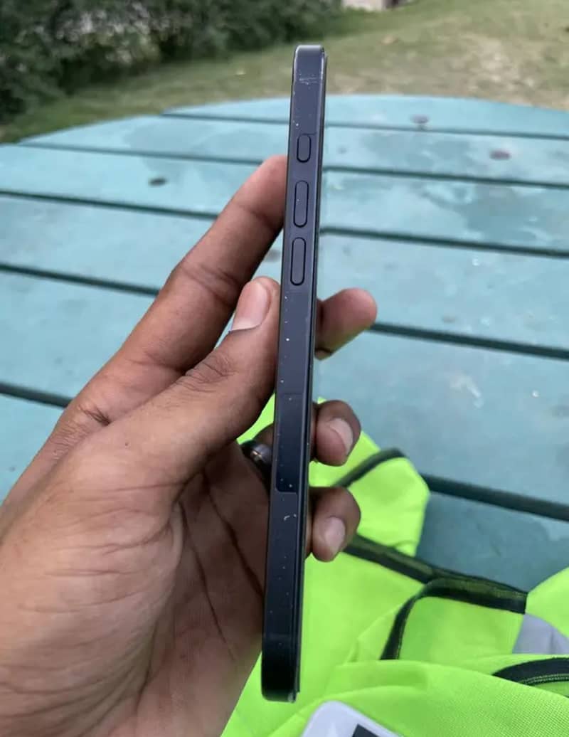 Apple iPhone 16 Plus 5