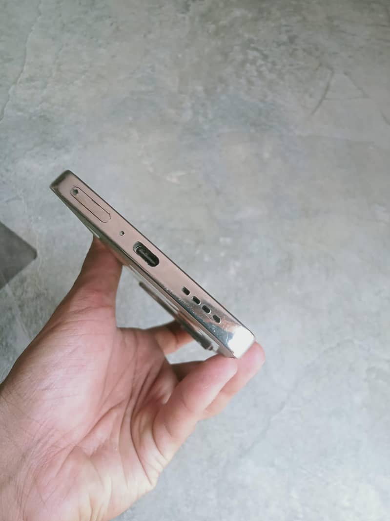 Infinix Note 40 6