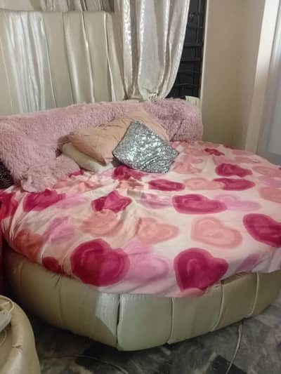 queen size round shape bed+mattress