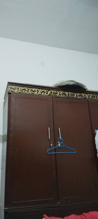 almari for sale 1 year used good condition