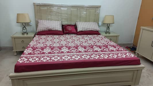 few days used bedroom set