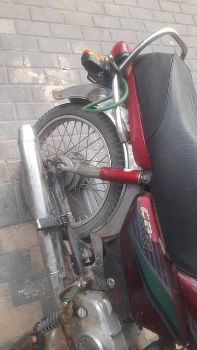 Honda cd 70 16/17 model urgent sale