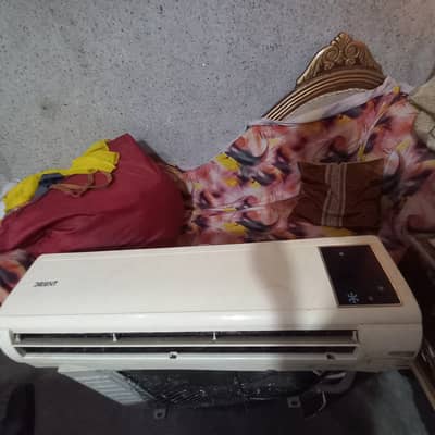 Orient  Ac 1.5 ton split AC