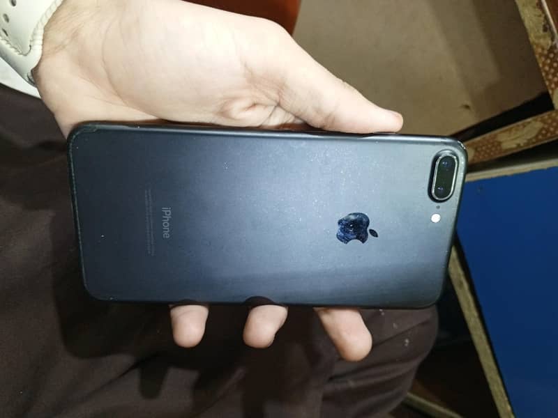 Apple iPhone 7 Plus 2