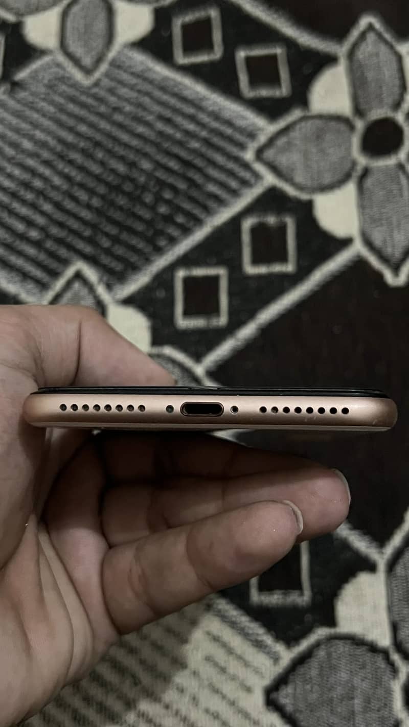 Apple iPhone 8 Plus 8