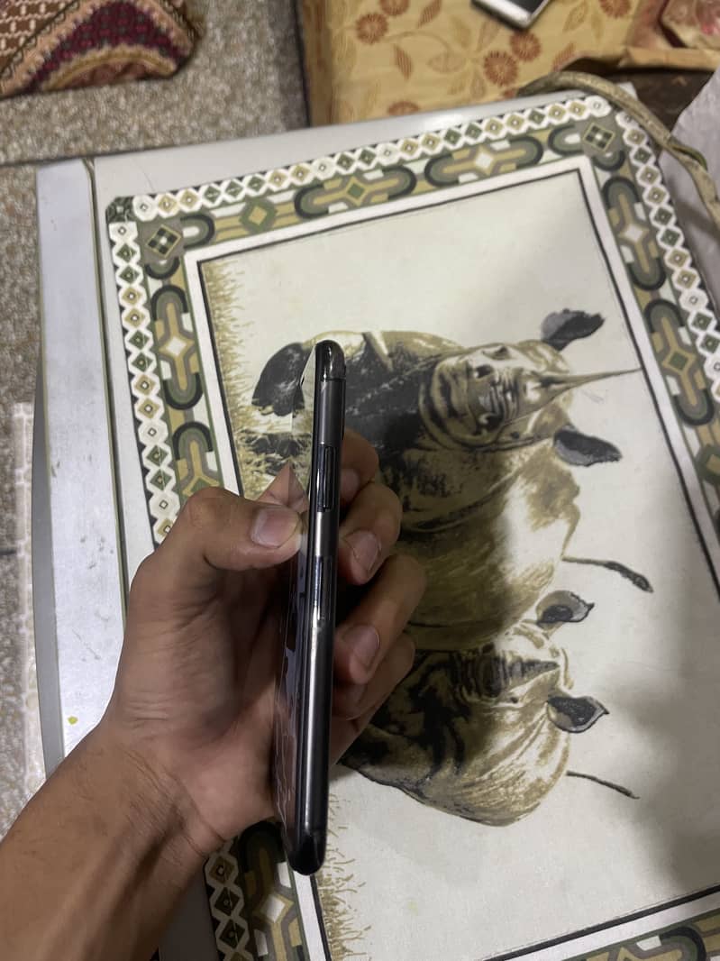 Apple iPhone X 6