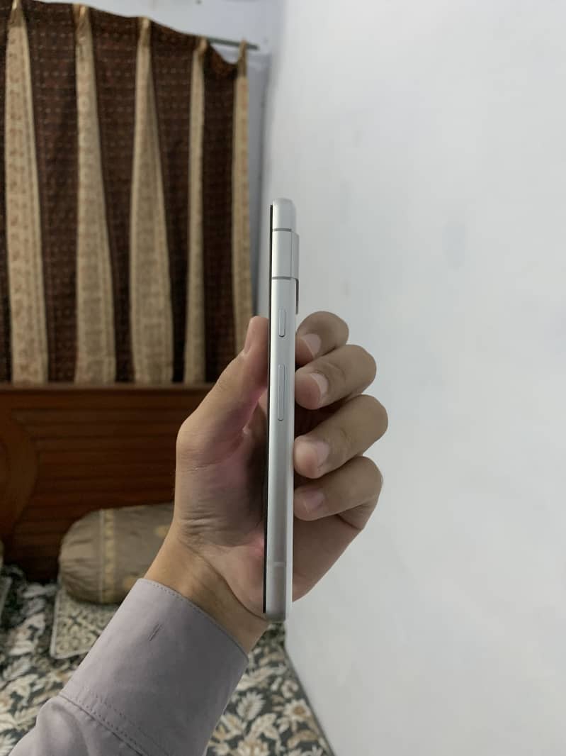 Google Pixel 7a 4