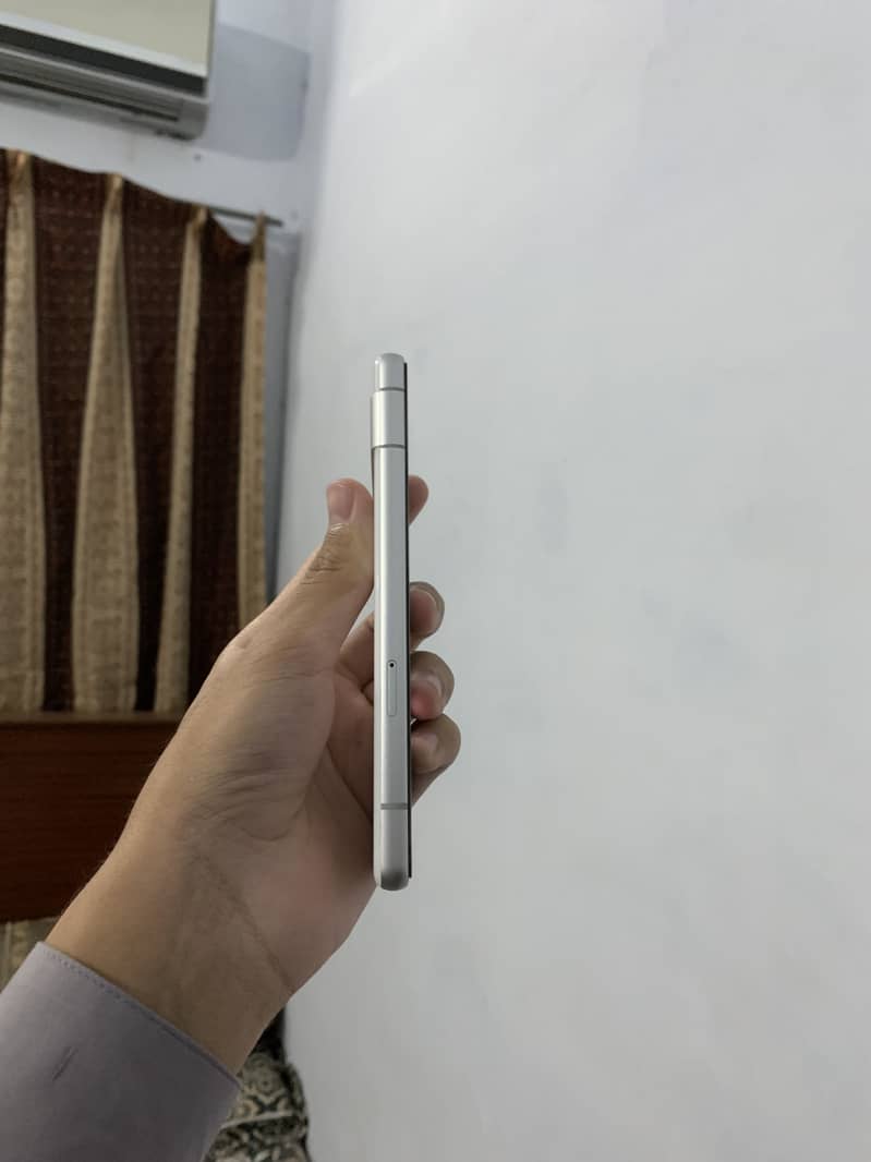 Google Pixel 7a 5