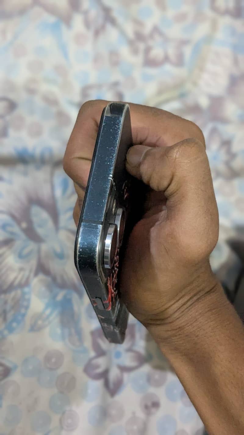 IPhone 13 2