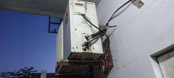Mitsubishi 2Ton AC for sale