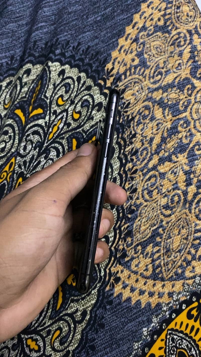 Apple iPhone X 3