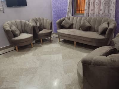 7 seater sofa set condition 10 by 10