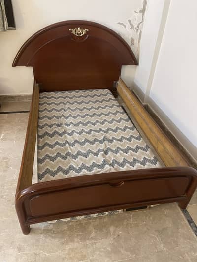 Single Beg king and 2 side tables Foam not available